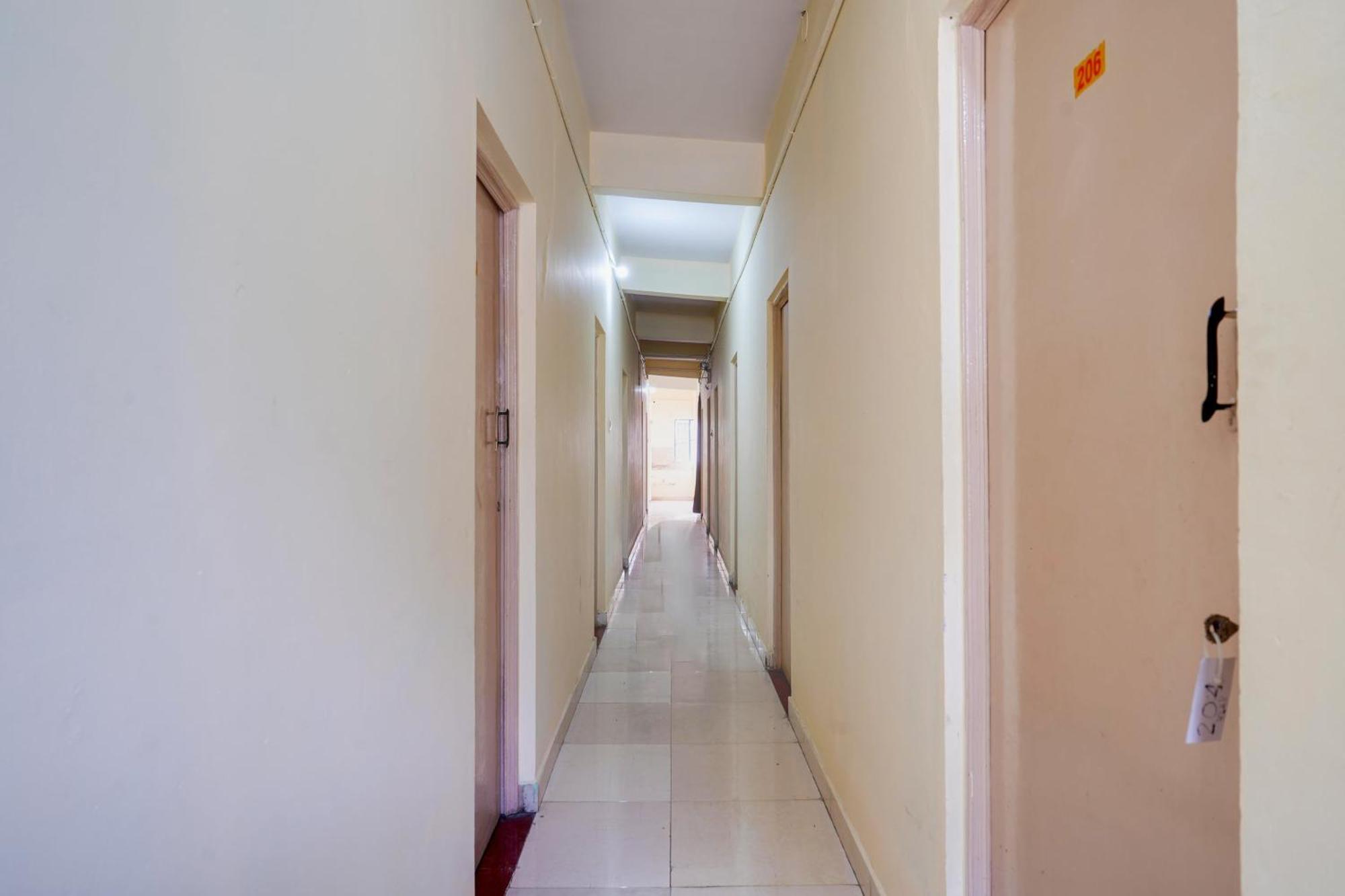 Super Townhouse Marathahalli Near Klm Fashion Mall Bangalore Ngoại thất bức ảnh